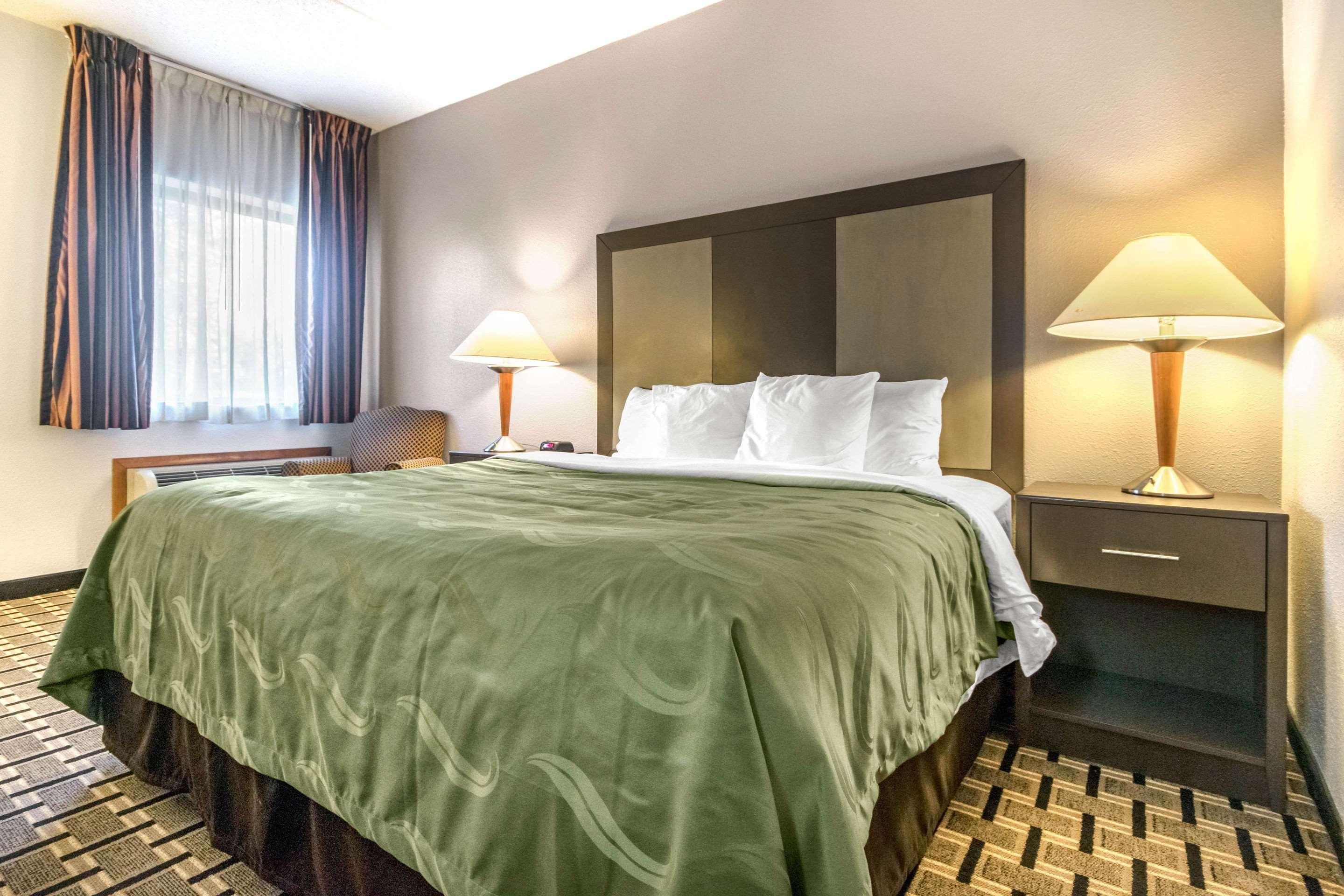 Spark By Hilton Hamburg 2*