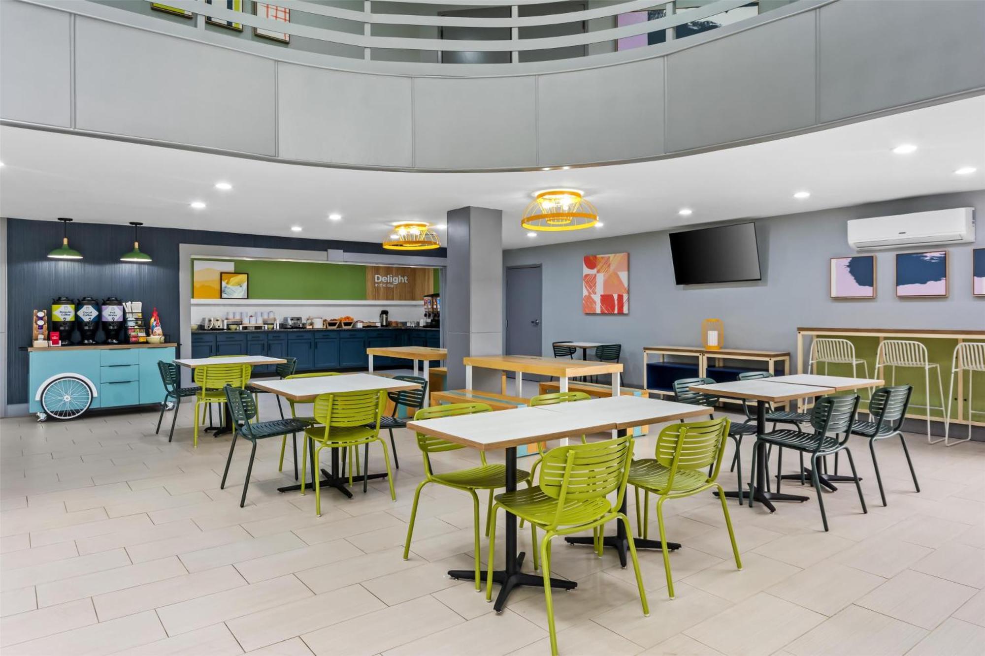 Spark By Hilton Hamburg 2*